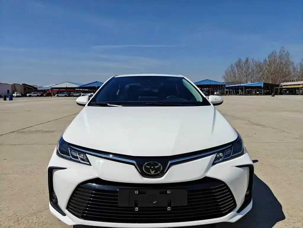 Toyota Corolla — фото 10