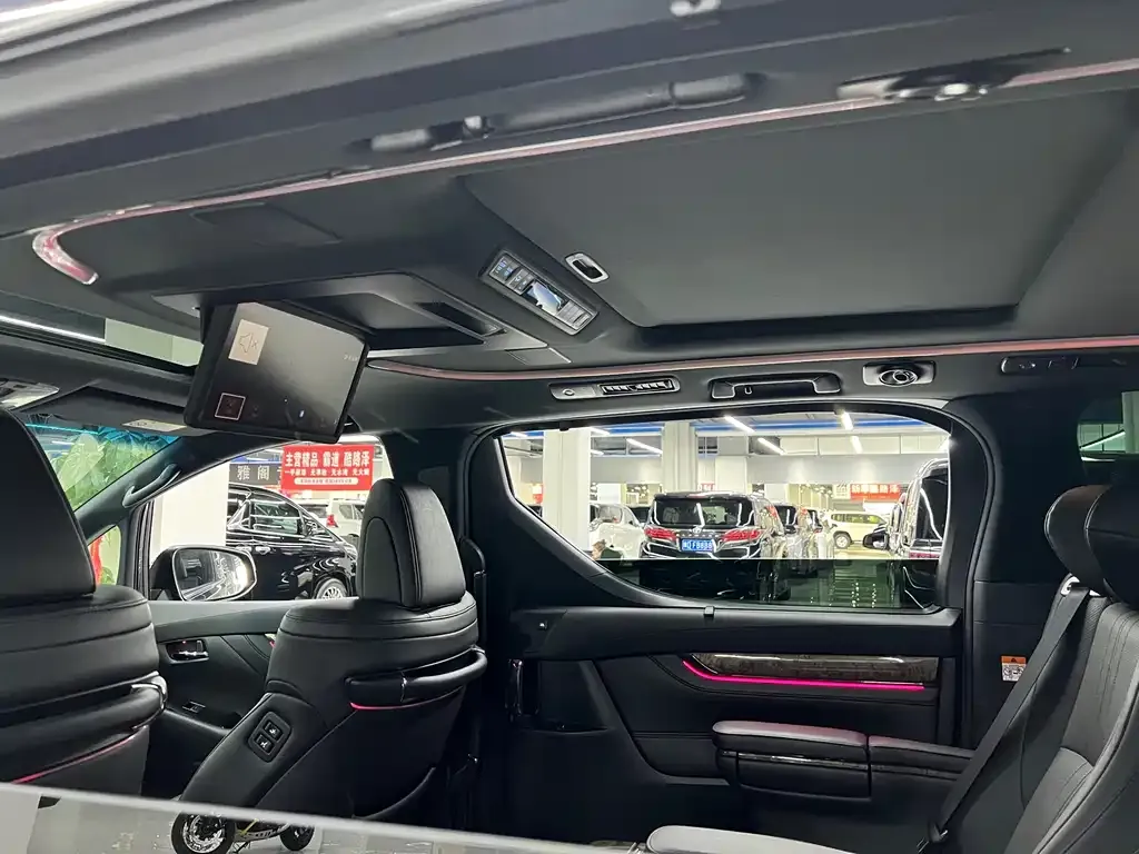 Toyota Vellfire 2022 из CN, фото 2