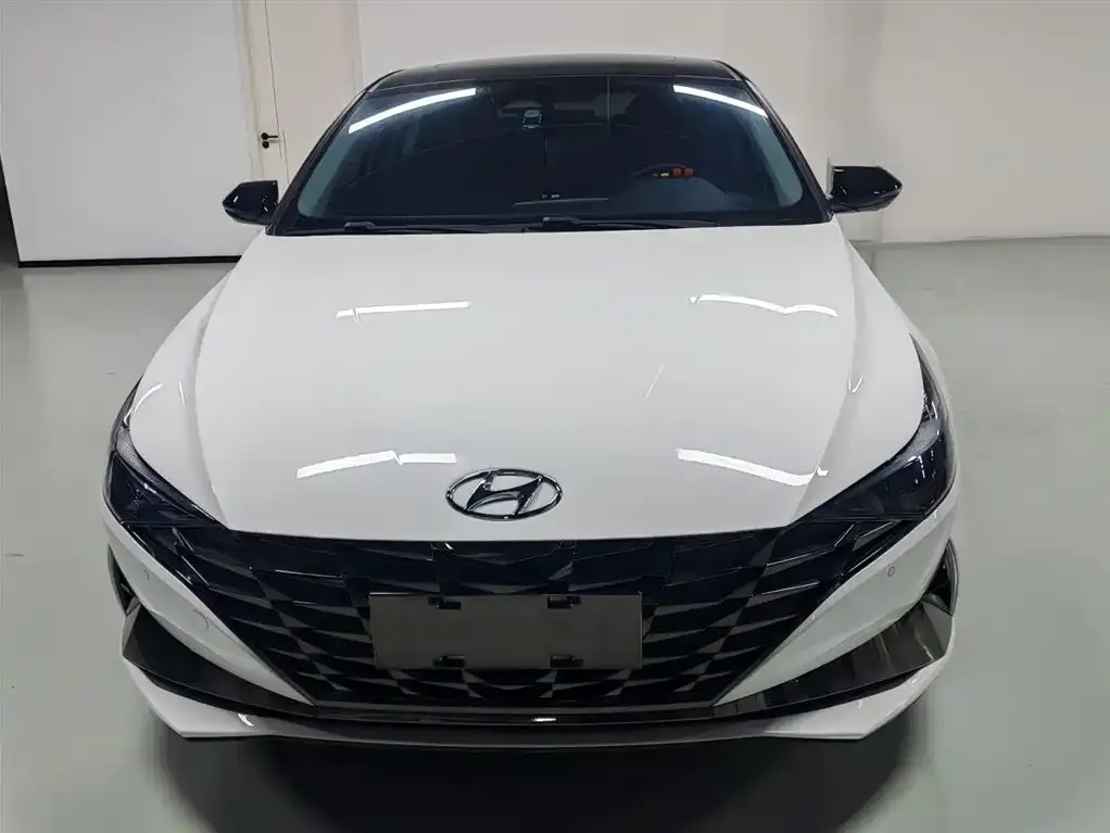 Hyundai Elantra — фото 3