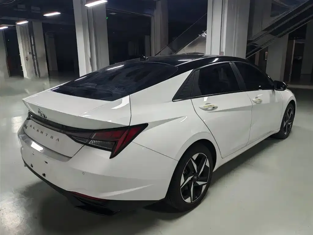 Hyundai Elantra — фото 9