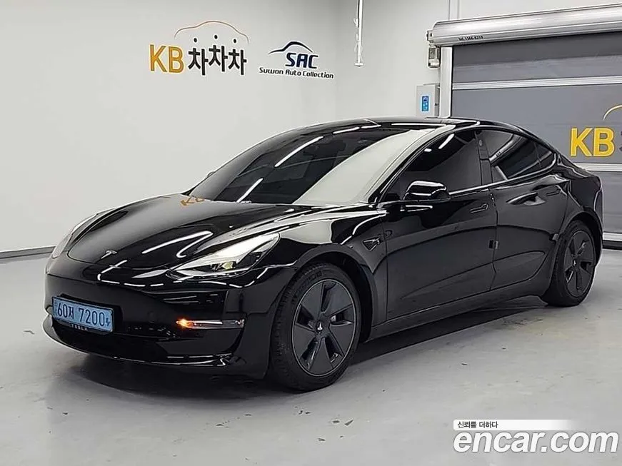 Tesla Model 3 — фото 1