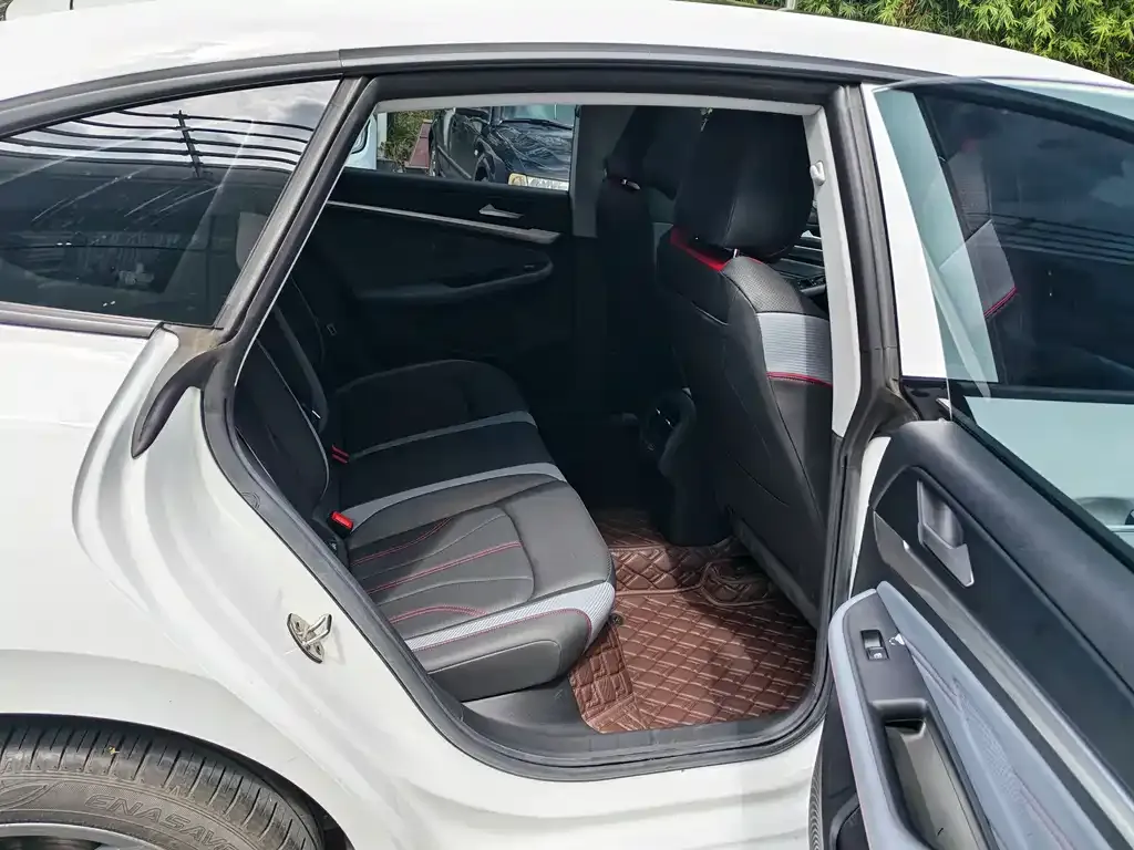 Volkswagen Lamando 2024 из CN, фото 10