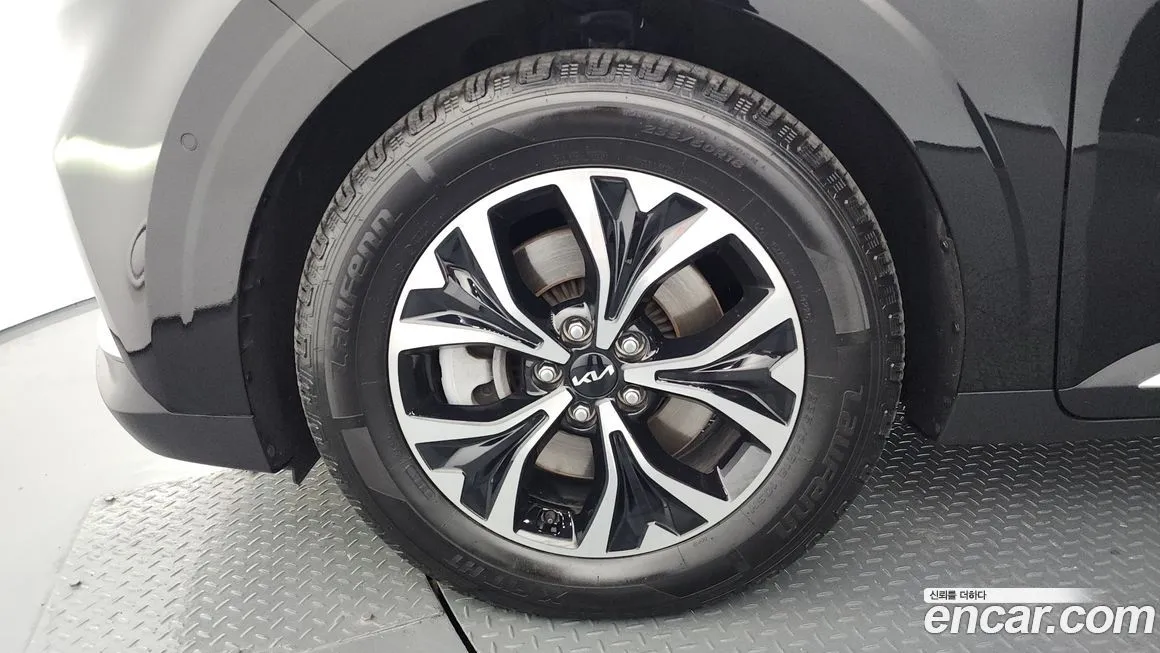 Kia Carnival — фото 10