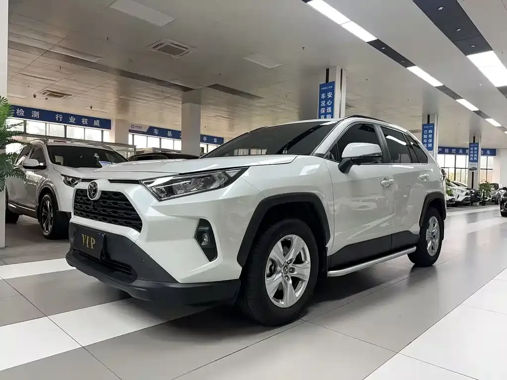 Toyota RAV4 2025 из CN, фото 1