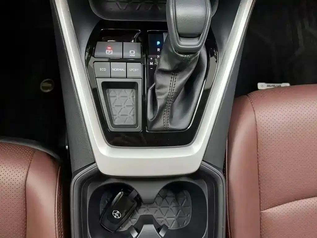 Toyota RAV4 2025 из CN, фото 7