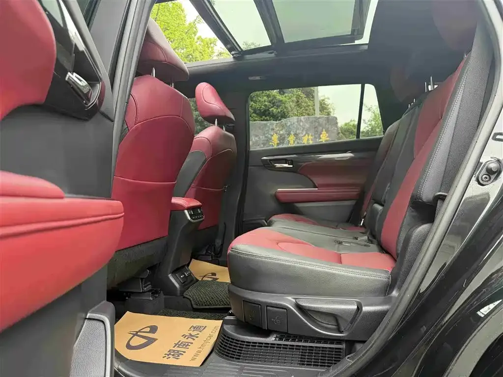 Toyota Crown Kluger 2021 из CN, фото 7