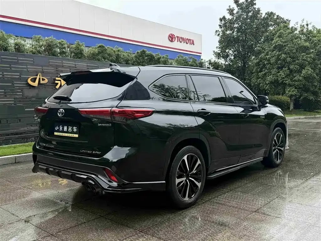 Toyota Crown Kluger 2021 из CN, фото 6