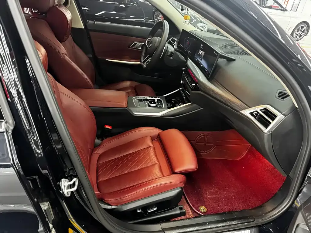 BMW 3 Series 2024 из CN, фото 7