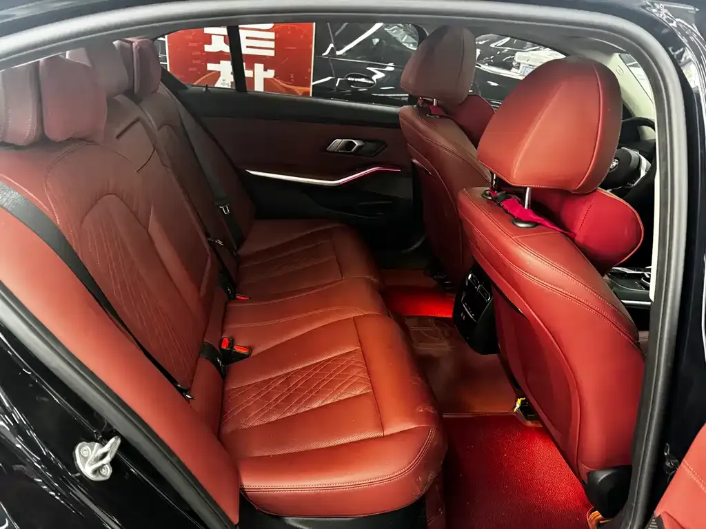 BMW 3 Series 2024 из CN, фото 2