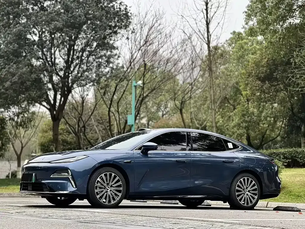 Geely Galaxy Xingyao 8 2025 из CN, фото 1
