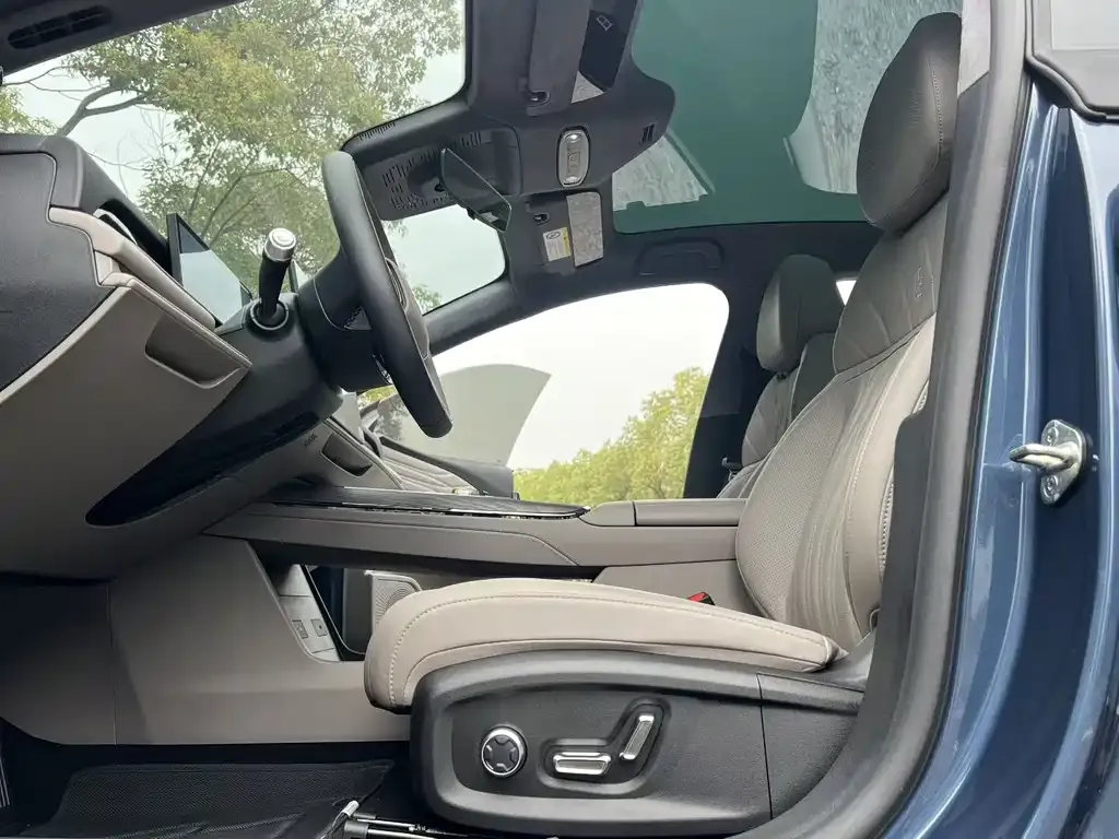 Geely Galaxy Xingyao 8 2025 из CN, фото 2