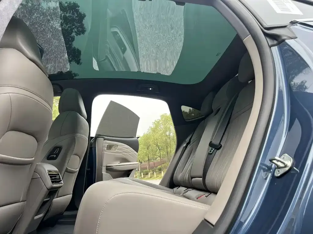 Geely Galaxy Xingyao 8 2025 из CN, фото 3