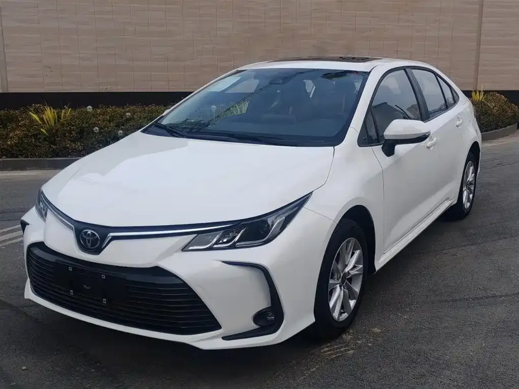 Toyota Corolla — фото 1