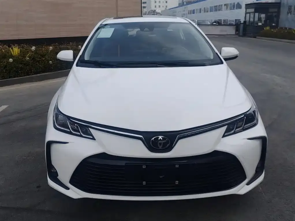 Toyota Corolla — фото 10
