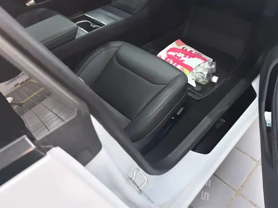 Tesla Model 3 2025 из CN, фото 7