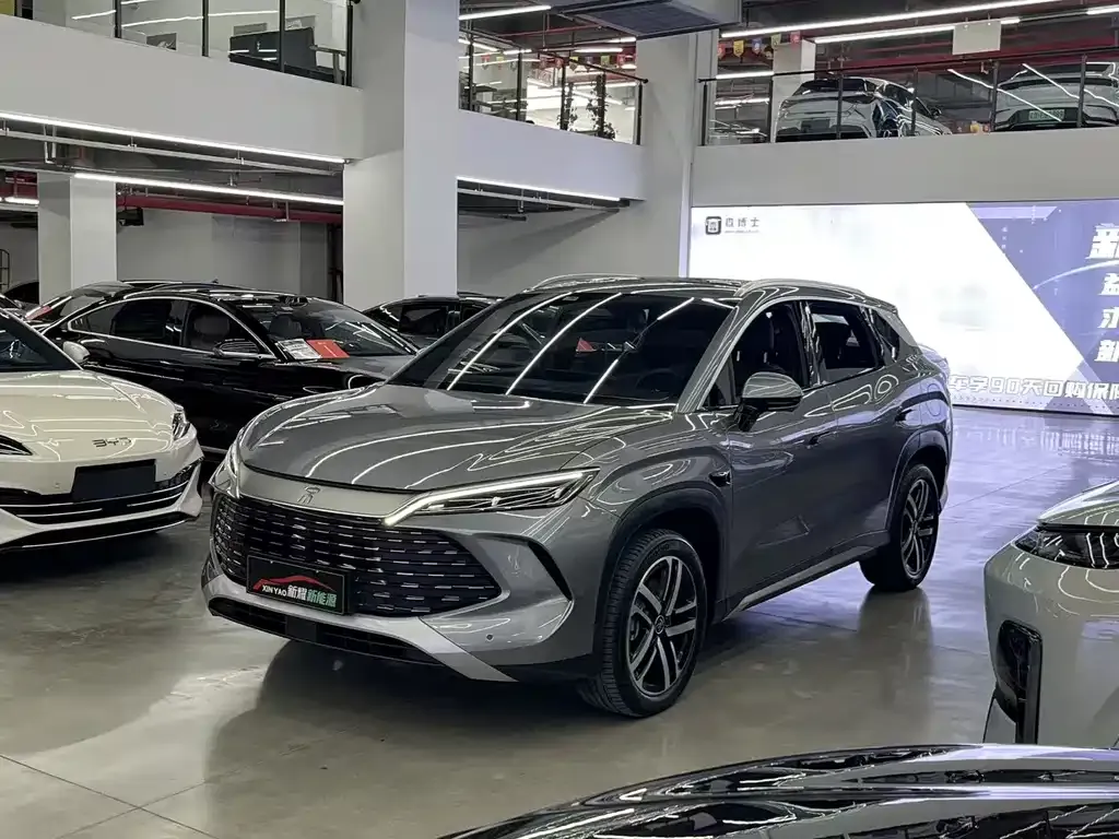 BYD L DM-i — фото 1