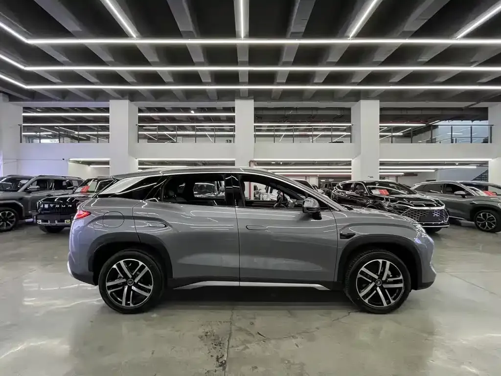 BYD L DM-i — фото 9