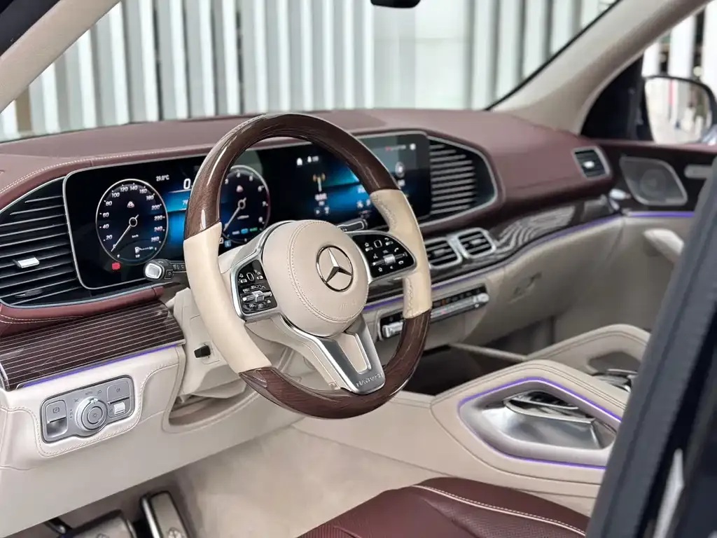 Mercedes-Benz GLS — фото 8