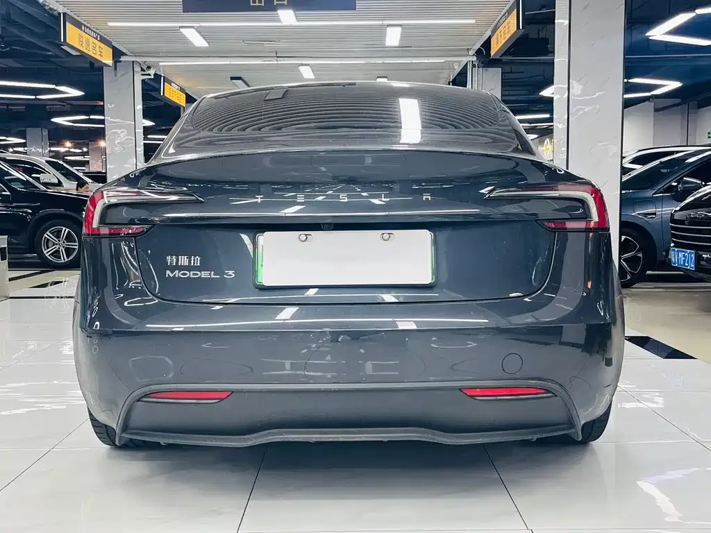 Tesla Model 3 — фото 8