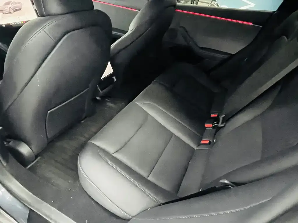 Tesla Model 3 — фото 2