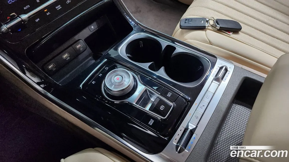 Kia Carnival — фото 10