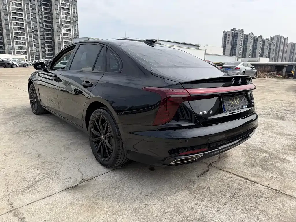 Hongqi H5 — фото 3