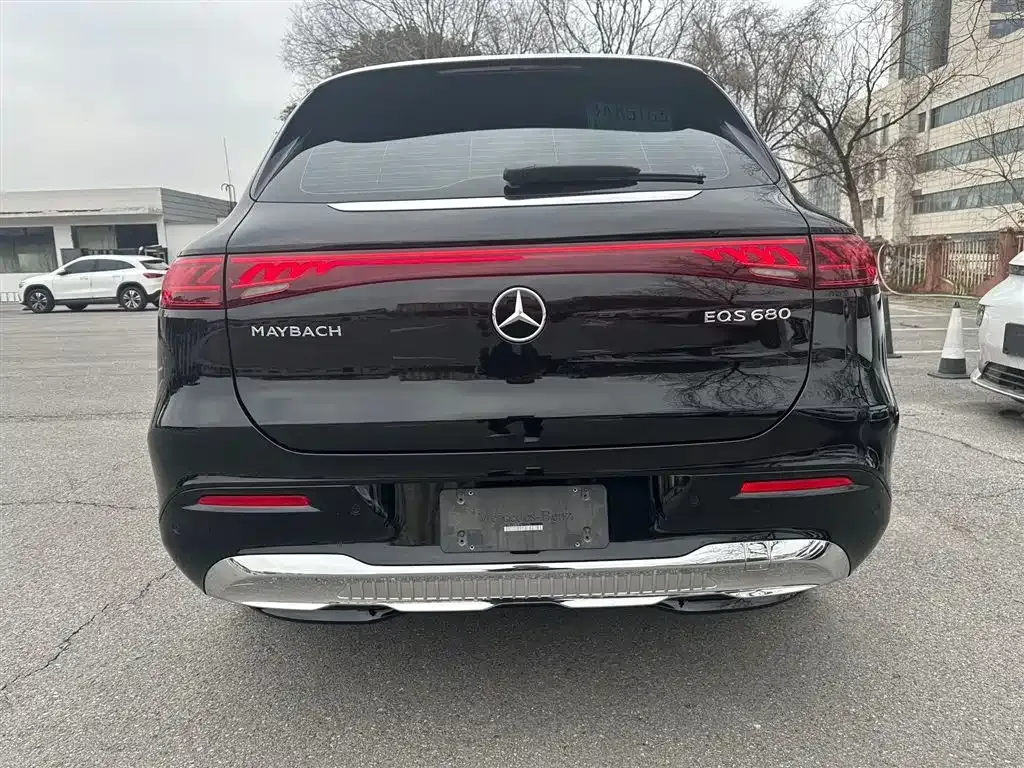 Mercedes-Benz EQS SUV — фото 4