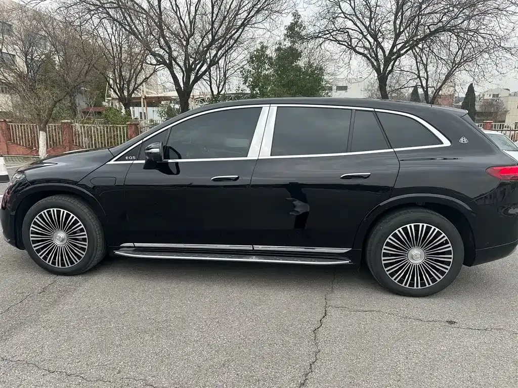 Mercedes-Benz EQS SUV — фото 6