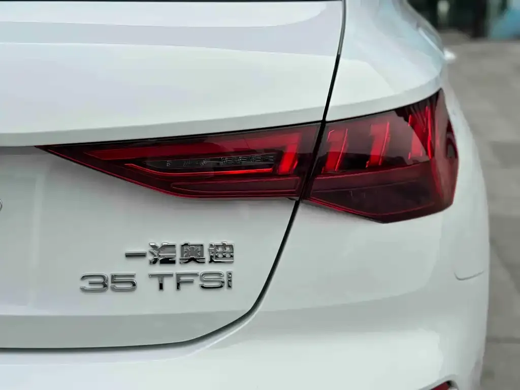Audi A3 2024 из CN, фото 2