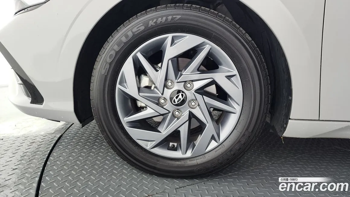 Hyundai AVANTE — фото 4