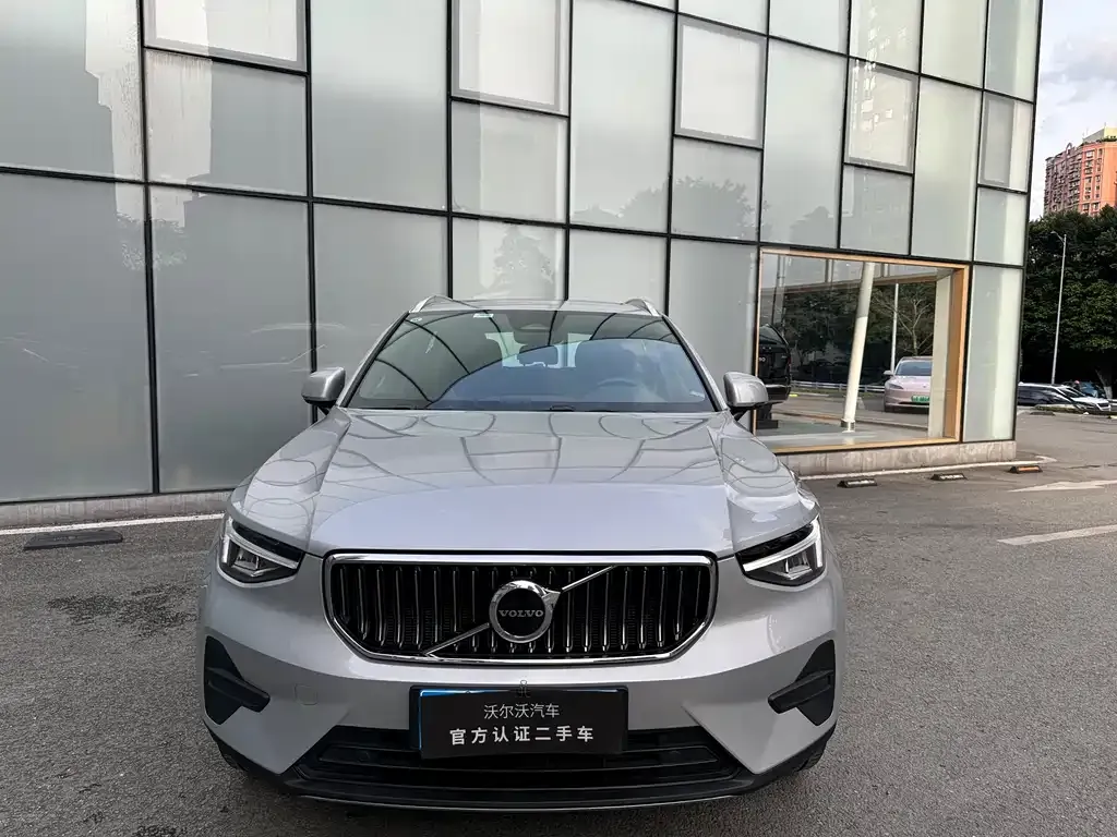 Volvo XC40 — фото 5