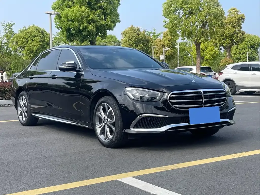 Mercedes-Benz E-Class — фото 10