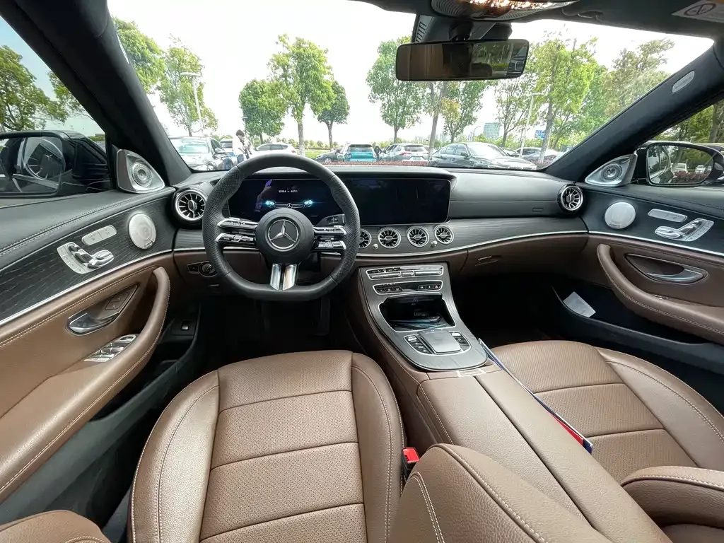 Mercedes-Benz E-Class — фото 9