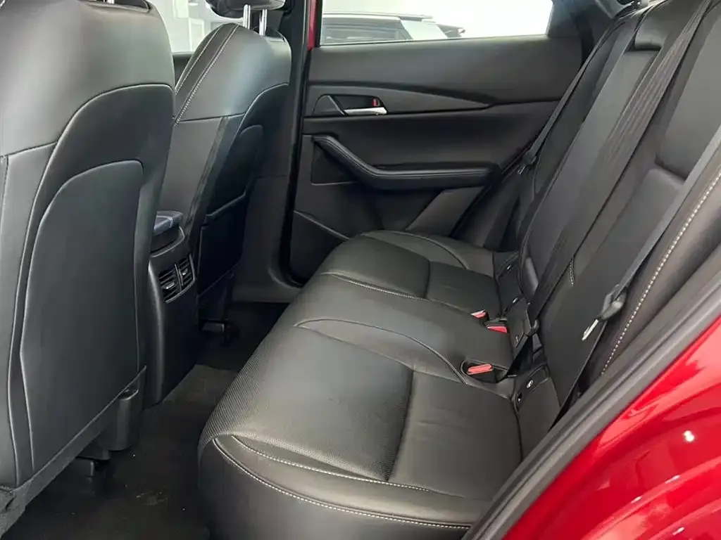 Mazda CX-30 — фото 2