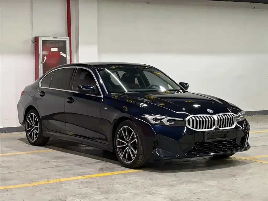 BMW 3 Series 2023 из CN, фото 2