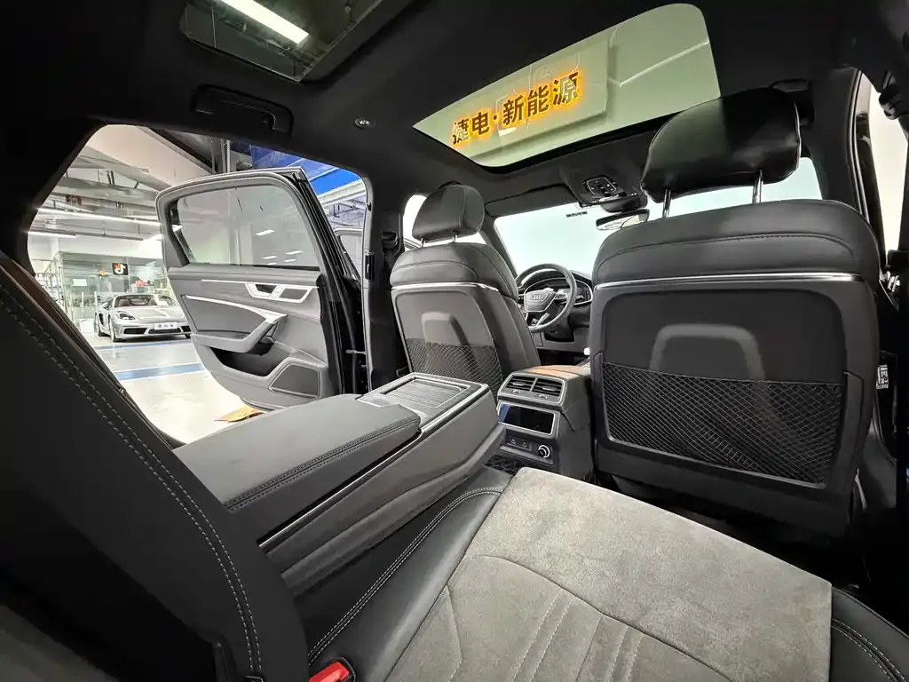 Audi A6L 2024 из CN, фото 10
