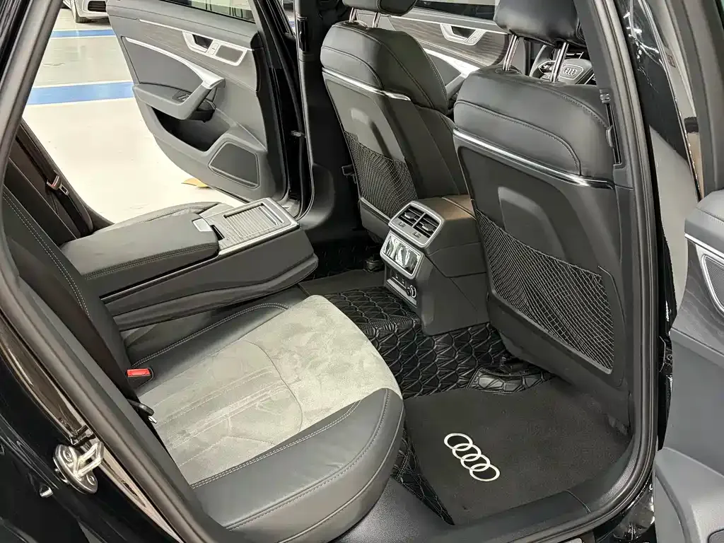 Audi A6L 2024 из CN, фото 3