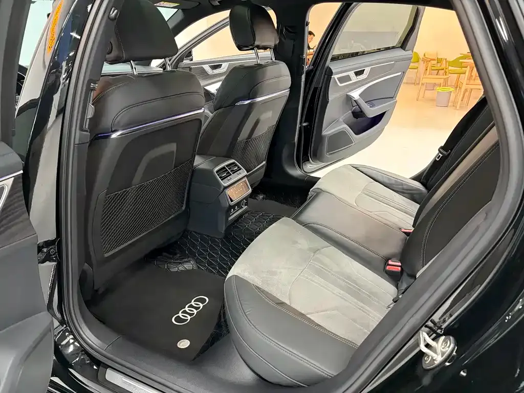 Audi A6L 2024 из CN, фото 9