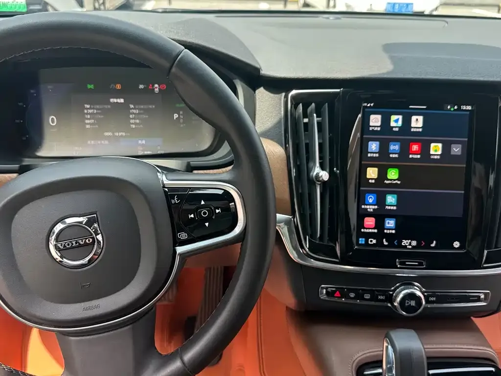 Volvo S90 PHEV 2024 из CN, фото 3
