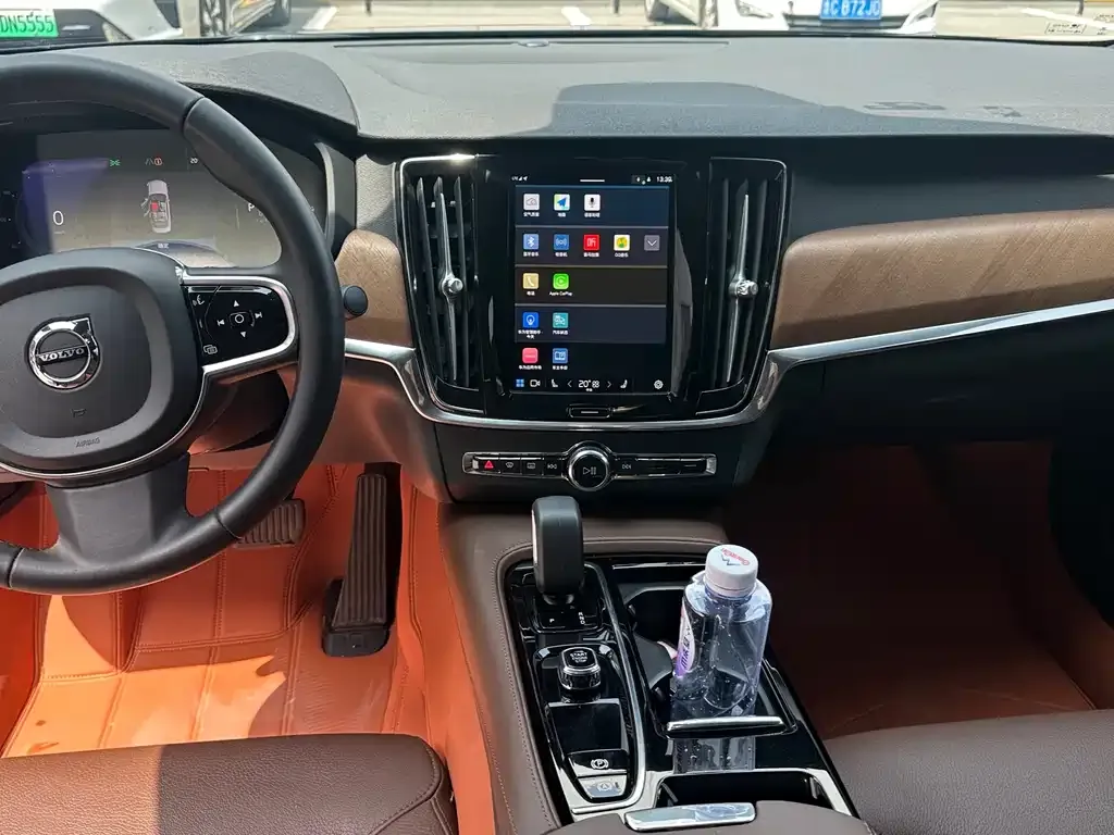 Volvo S90 PHEV 2024 из CN, фото 5