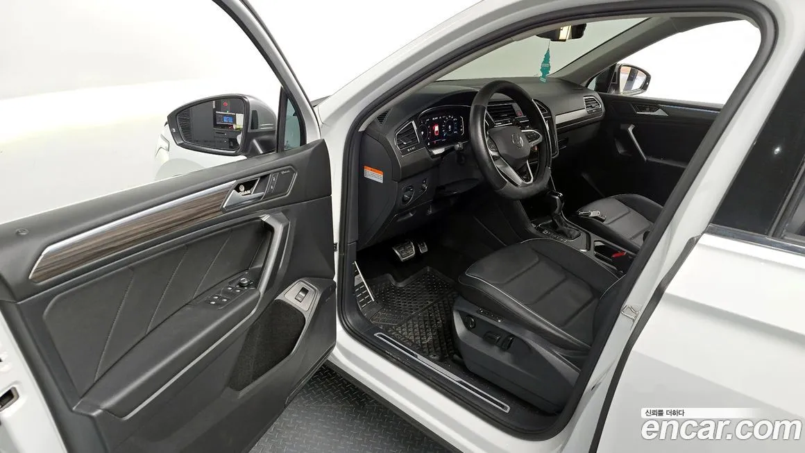 Volkswagen Tiguan 2023 из KR, фото 9