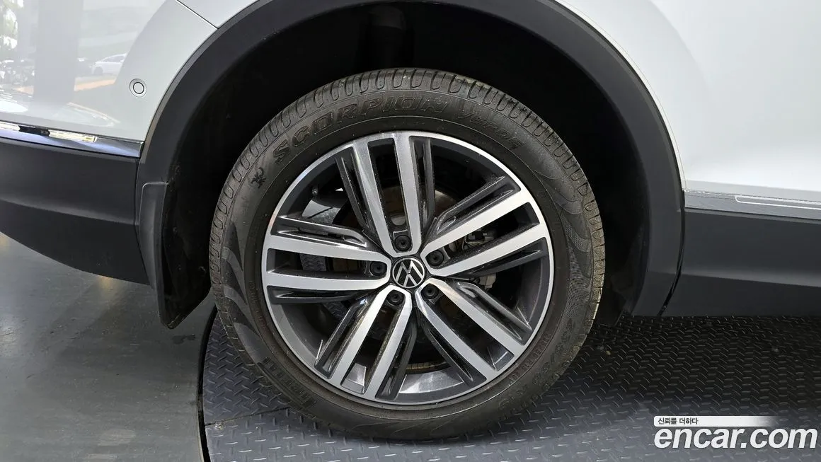 Volkswagen Tiguan 2023 из KR, фото 8