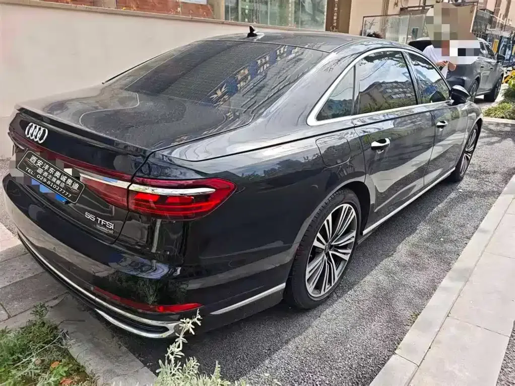 Audi A8 — фото 8