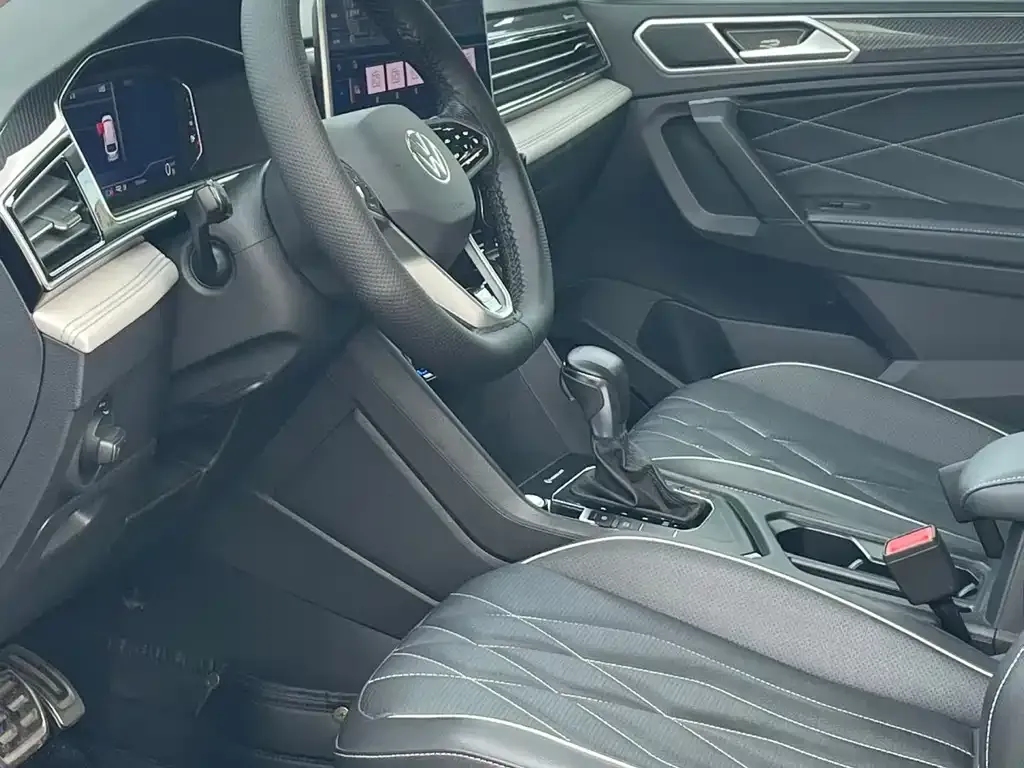 Volkswagen Tiguan L 2022 из CN, фото 2