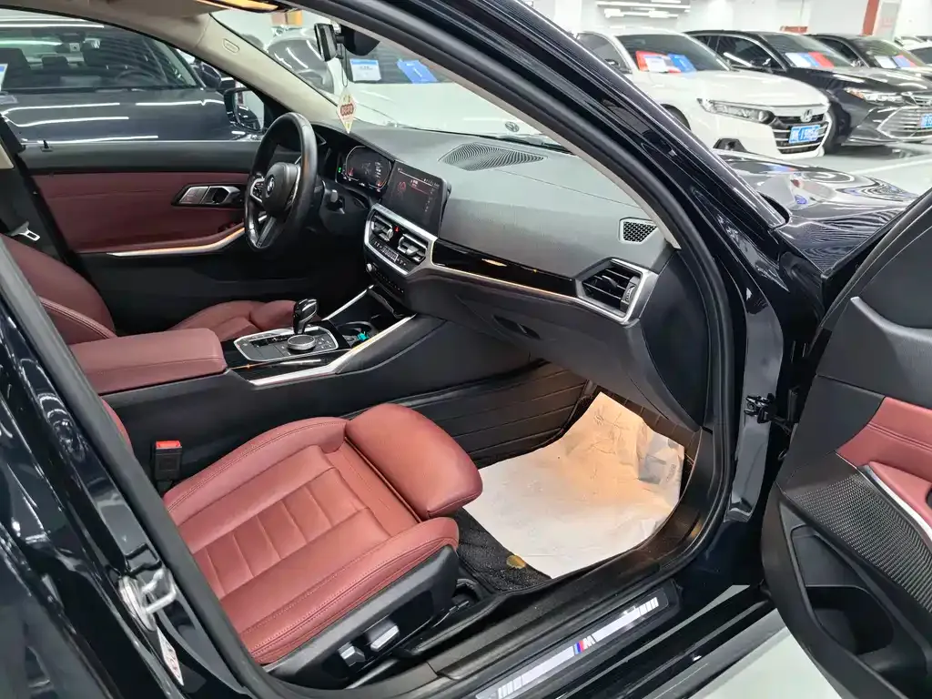 BMW 3 Series 2022 из CN, фото 8