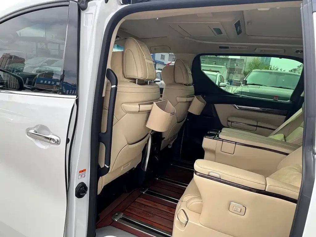 Toyota Alphard 2024 из CN, фото 2
