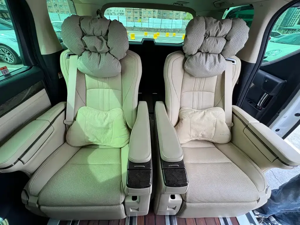 Toyota Alphard 2024 из CN, фото 3