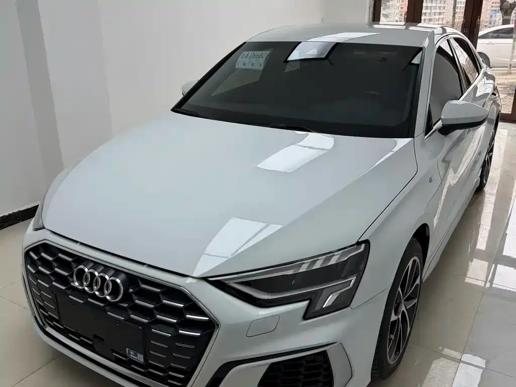 Audi A3 — фото 1