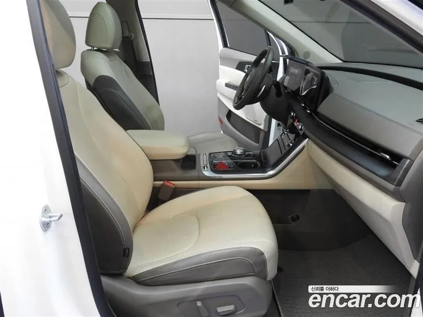 Kia Carnival — фото 10