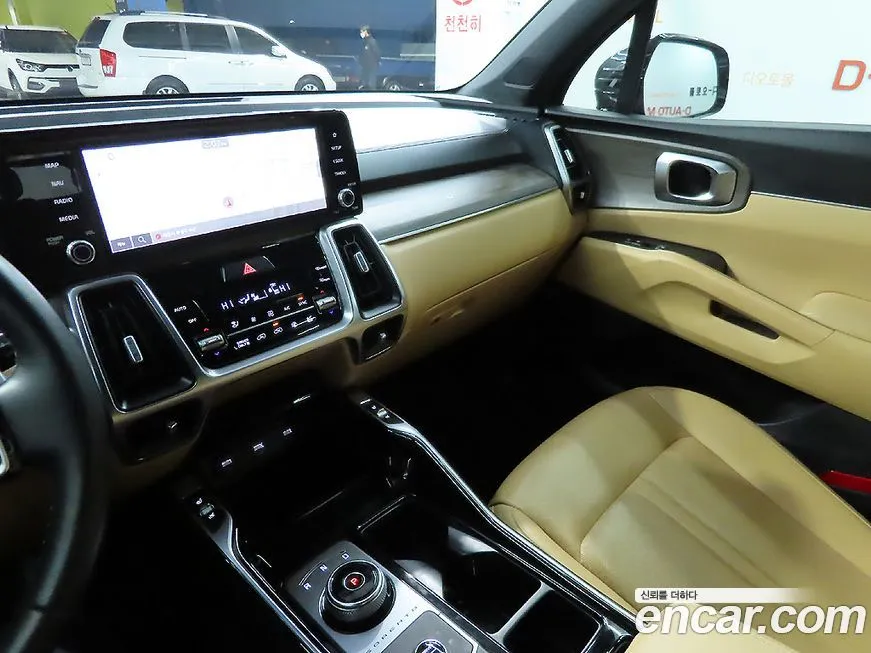 Kia Sorento — фото 6